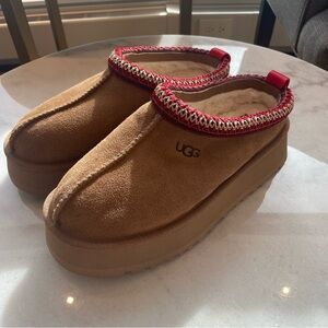 UGG Tazz Platform Slippers Chestnut Size 7 Authentic NEW